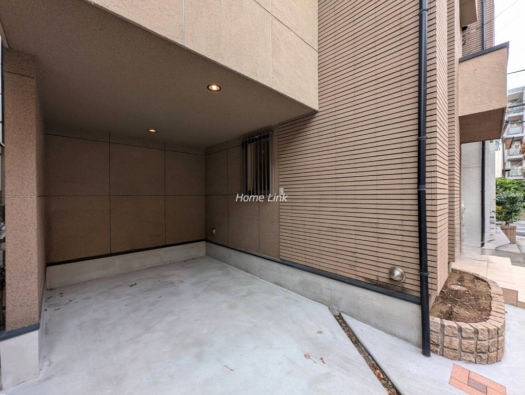 東新町2丁目　中古戸建　ビルトインガレージ
